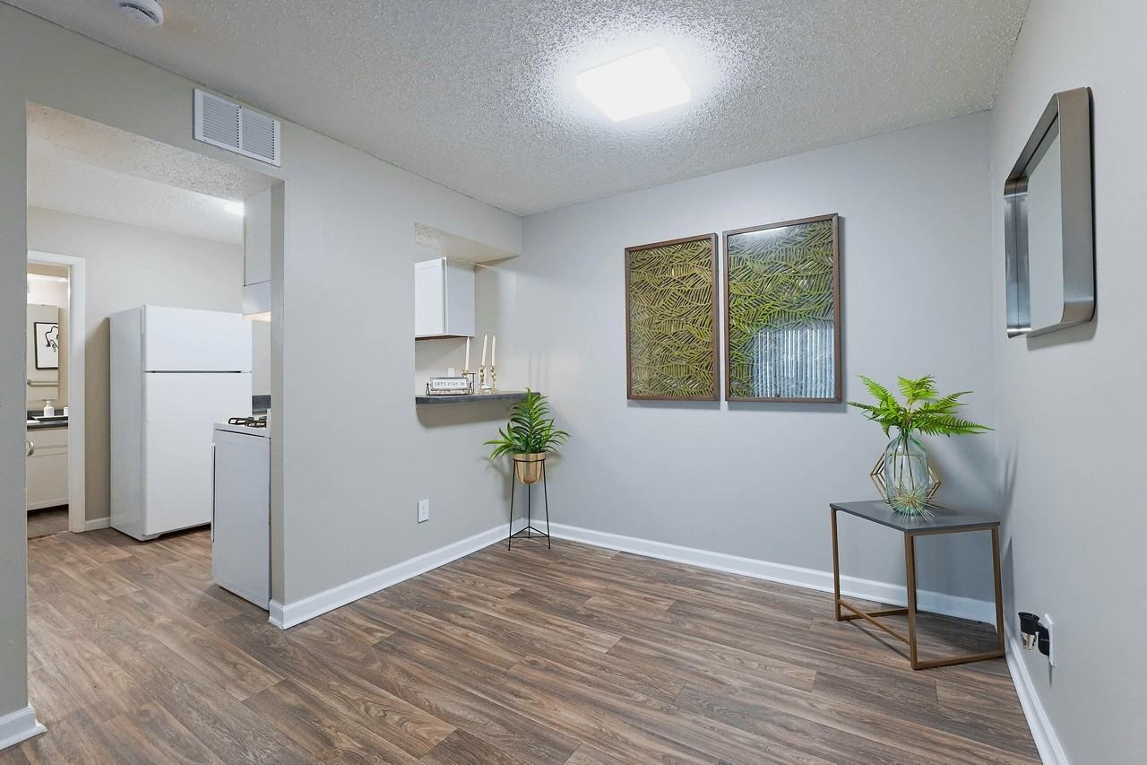 Crossing at Northpointe Apartments - Photo 5 of 14