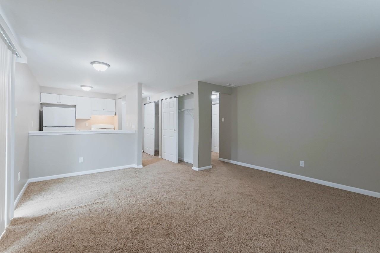 Crossing at Northpointe Apartments - Photo 6 of 14