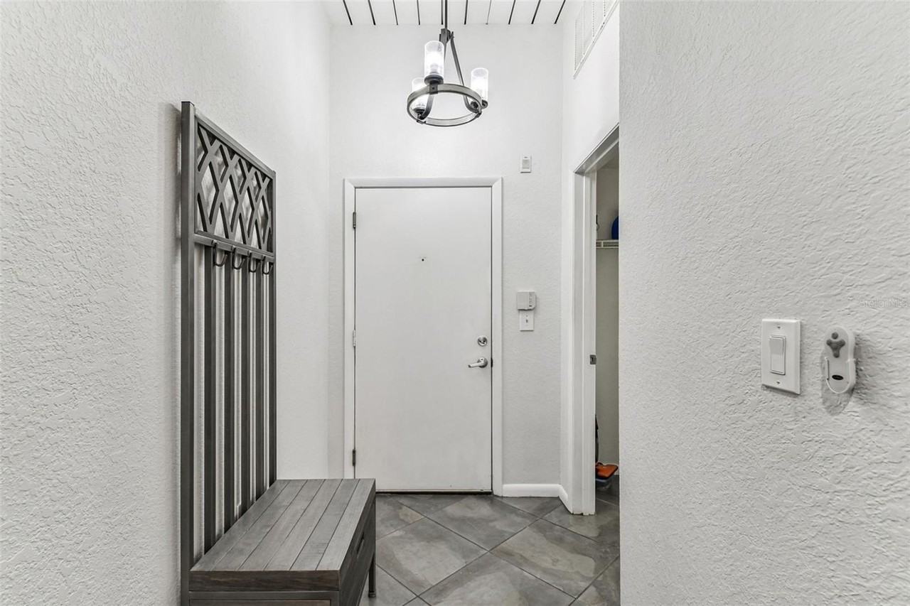 2421 West Horatio Street #818 - Photo 3 of 43