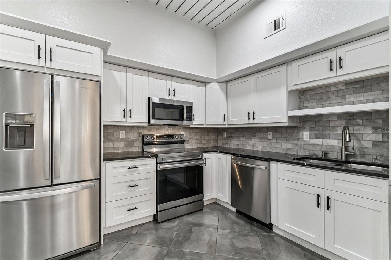 2421 West Horatio Street #818 - Photo 4 of 43