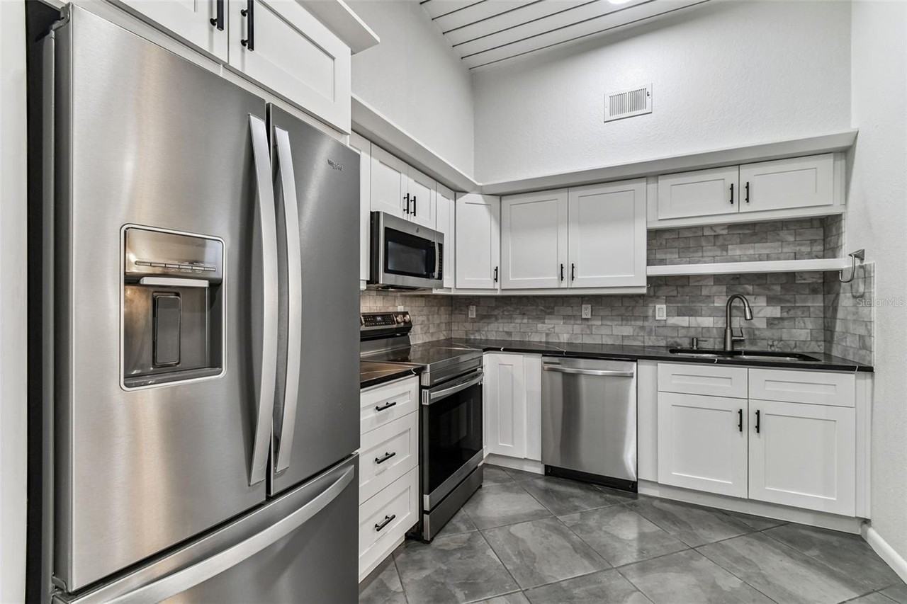 2421 West Horatio Street #818 - Photo 5 of 43