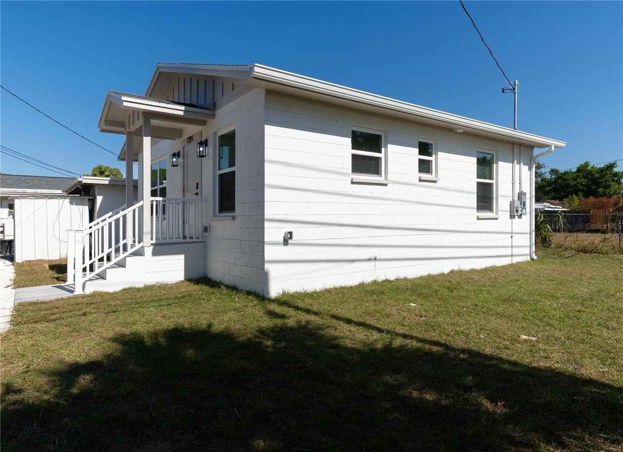 7291 8th St N - Photo 3 of 22