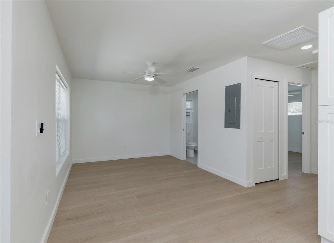 7291 8th St N - Photo 5 of 22