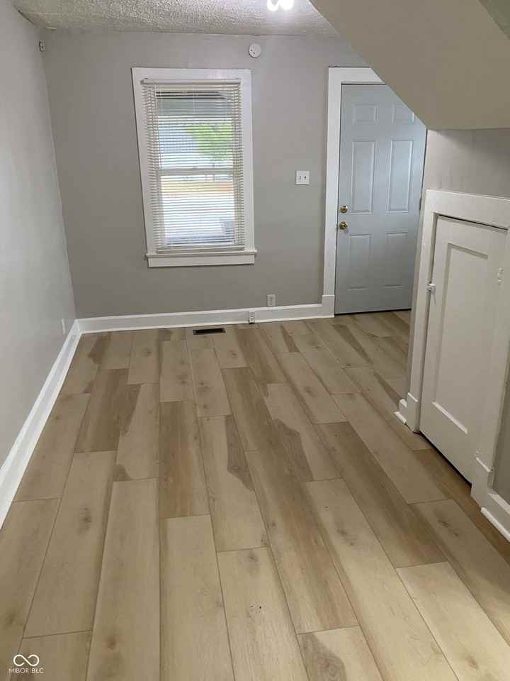 4305 Rockville Rd - Photo 4 of 17