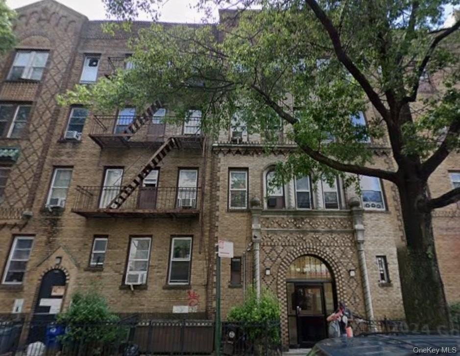 9202 37th Ave Apt 2c #2C