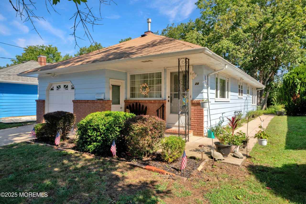 24 Mount Matterhorn Ln - Photo 2 of 15