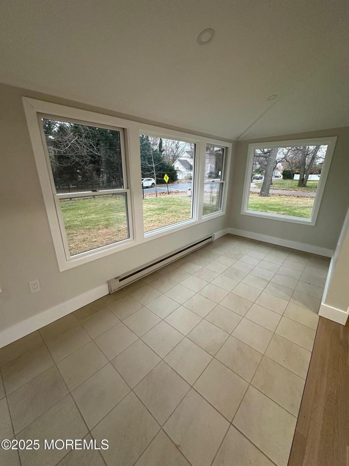 469 Wall St - Photo 7 of 17