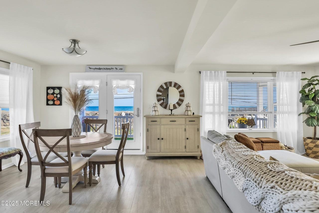 250A Ocean Ave - Photo 3 of 16