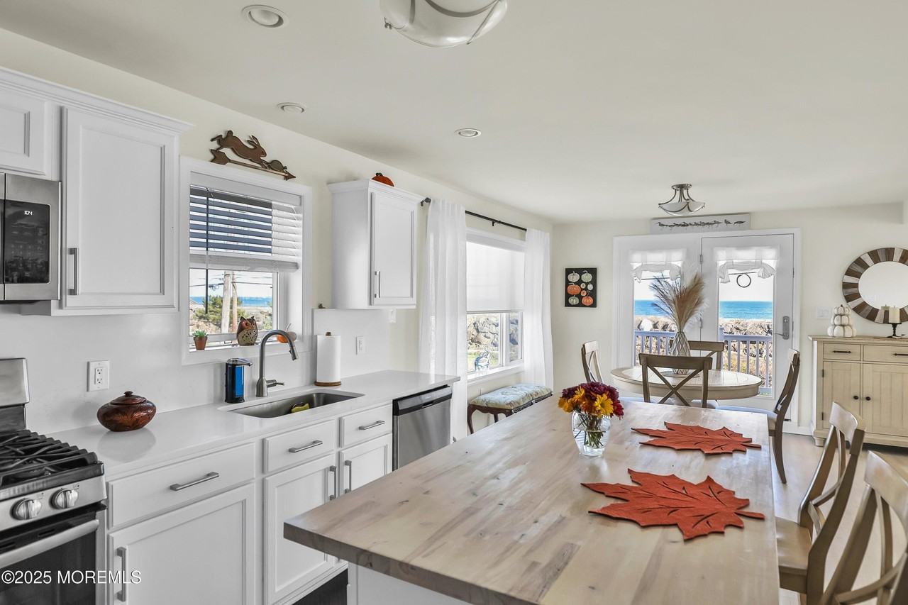 250A Ocean Ave - Photo 6 of 16