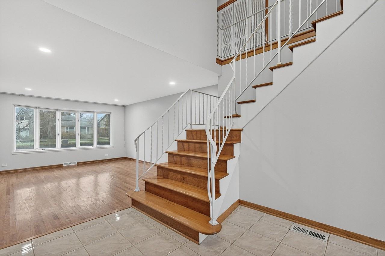 7245 Kostner Avenue - Photo 6 of 38