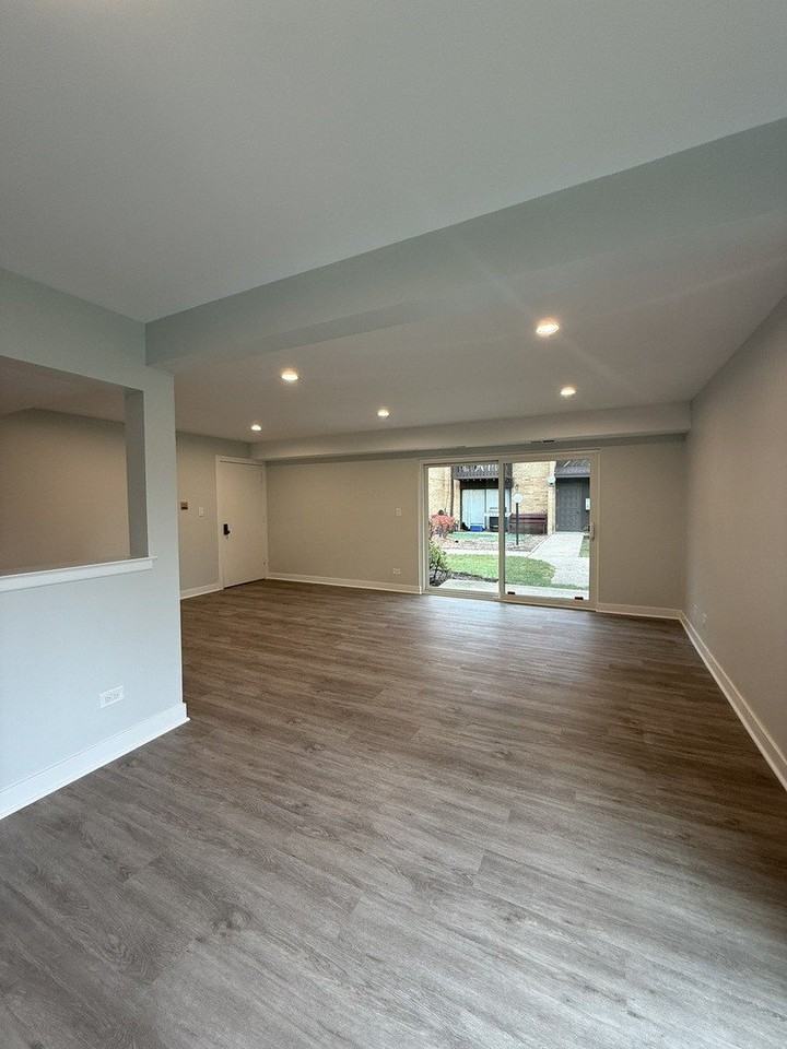 1173 Forums Court #1D - Photo 4 of 32