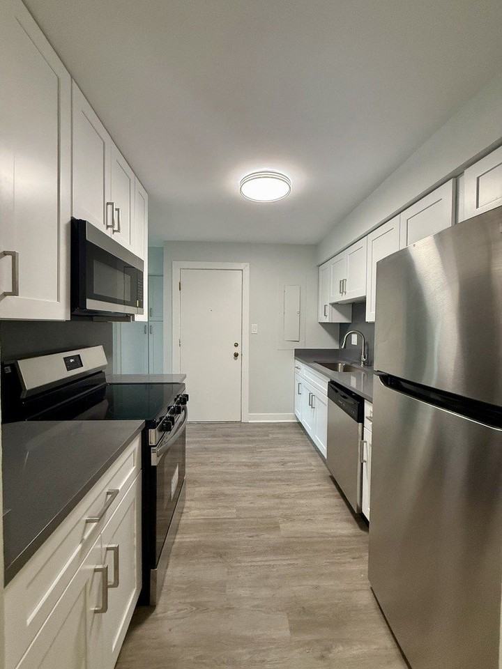 1173 Forums Court #1D - Photo 6 of 32