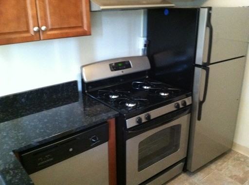 316 Tilden St - Photo 3 of 10