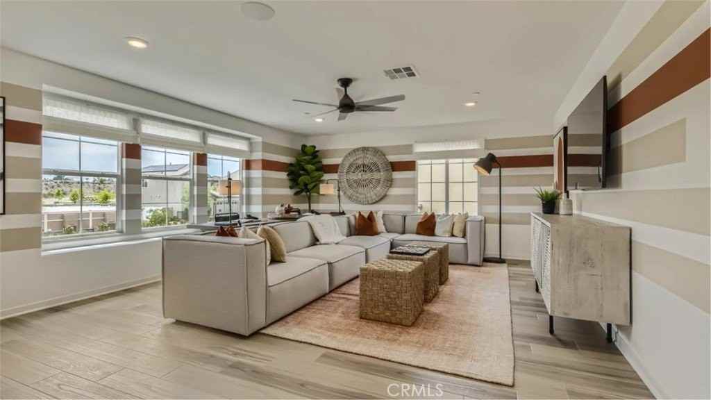 2407 Walker St - Photo 6 of 8