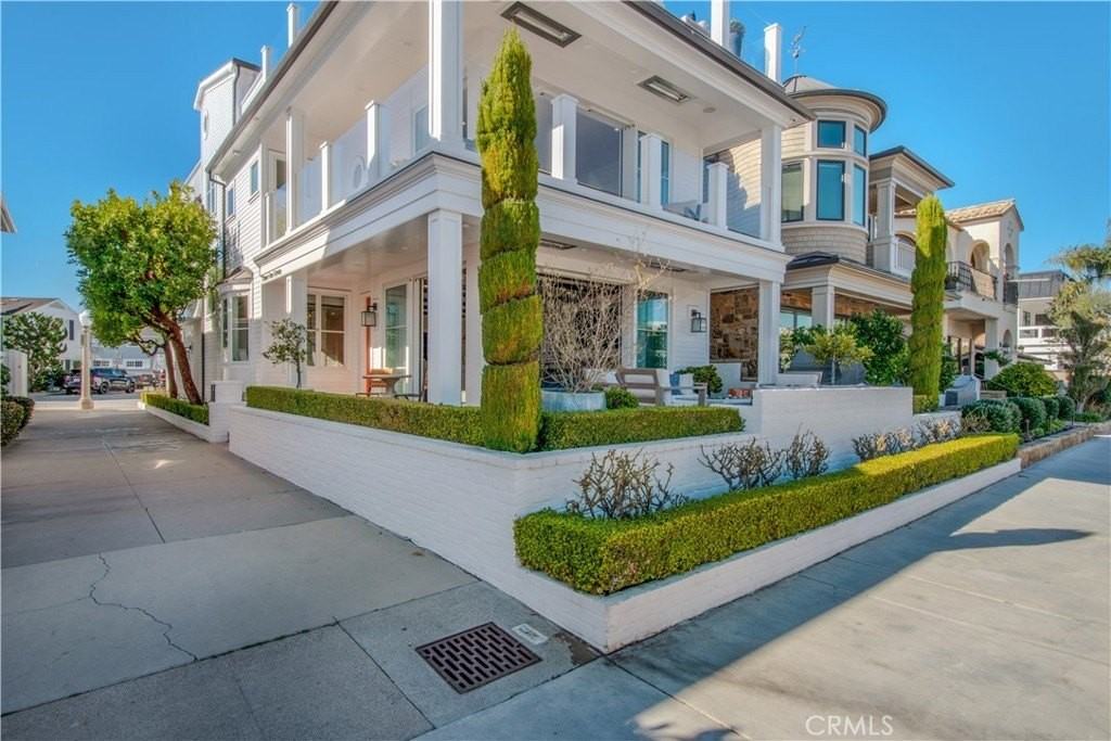 317 E Bay Front - Photo 6 of 50