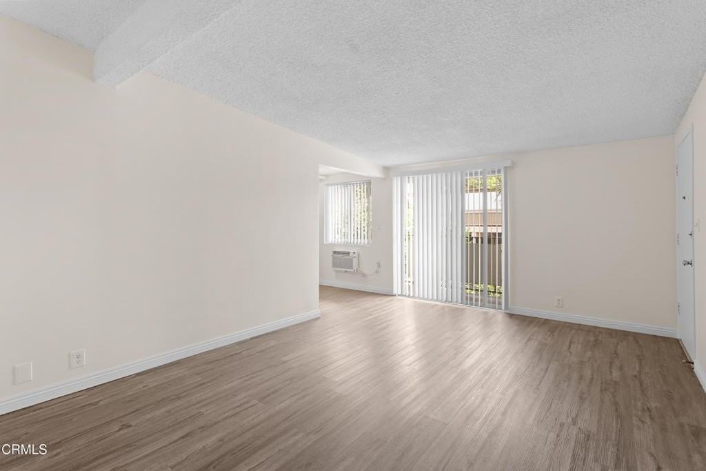 2707 Montrose Ave #8 - Photo 3 of 14