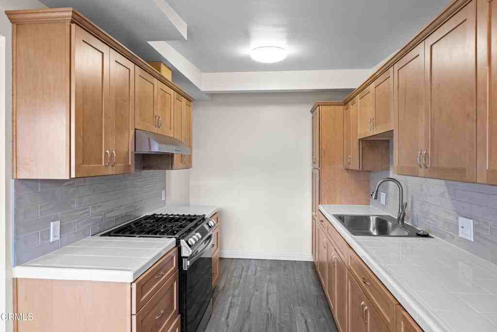 2707 Montrose Ave #8 - Photo 6 of 14