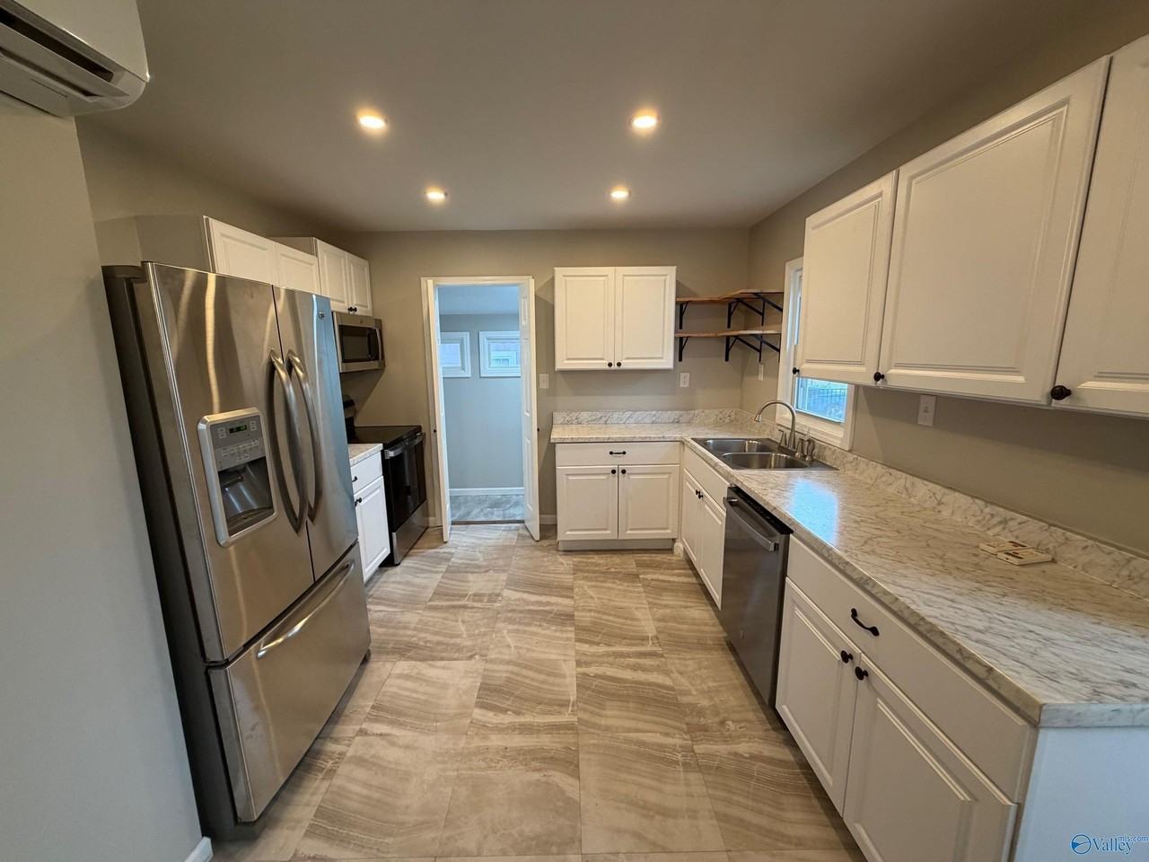 1628 8th St Se - Photo 6 of 20