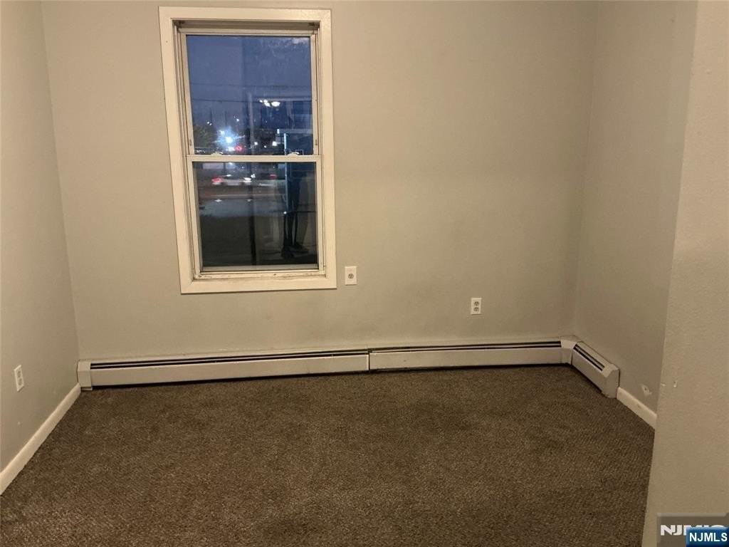 4753 John St - Photo 5 of 13