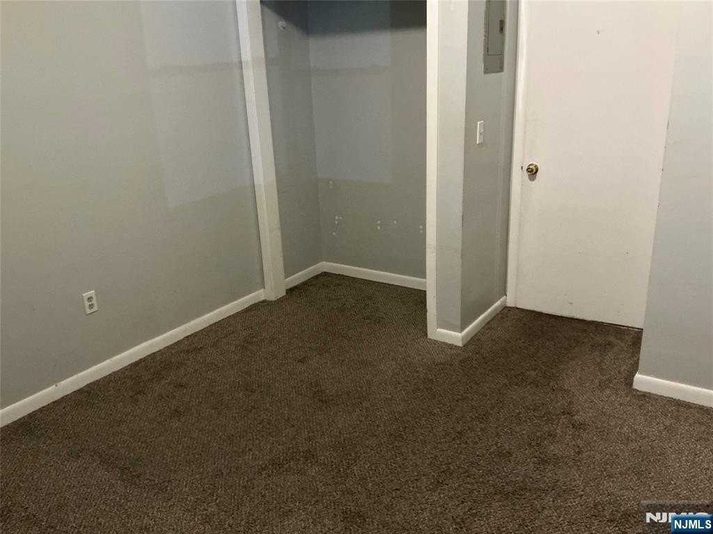 4753 John St - Photo 6 of 13