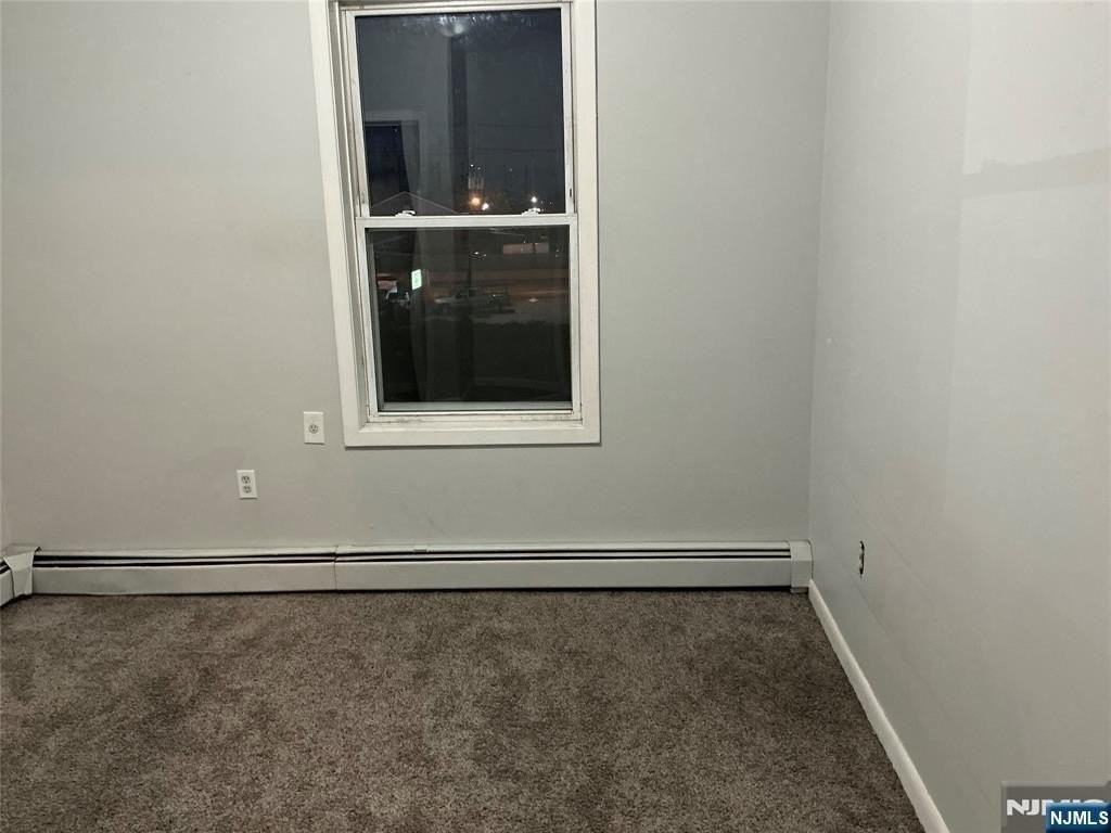 4753 John St - Photo 7 of 13