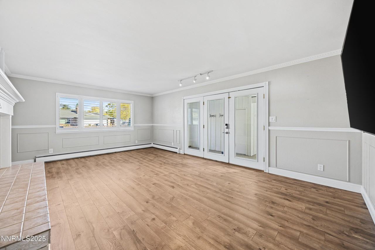 601 Ivy Street - Photo 3 of 32