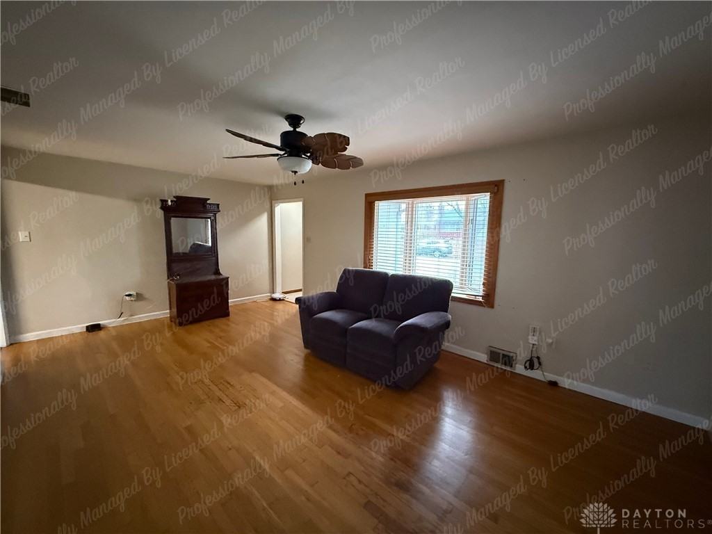 217 Wolf Ave - Photo 6 of 34