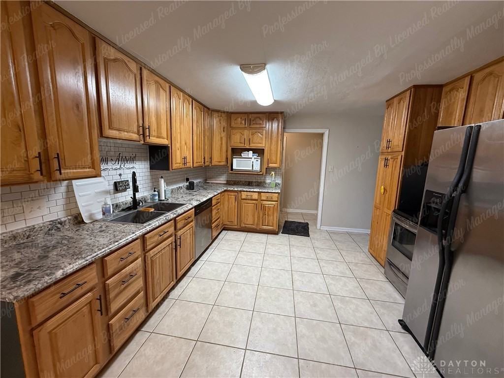 217 Wolf Ave - Photo 7 of 34