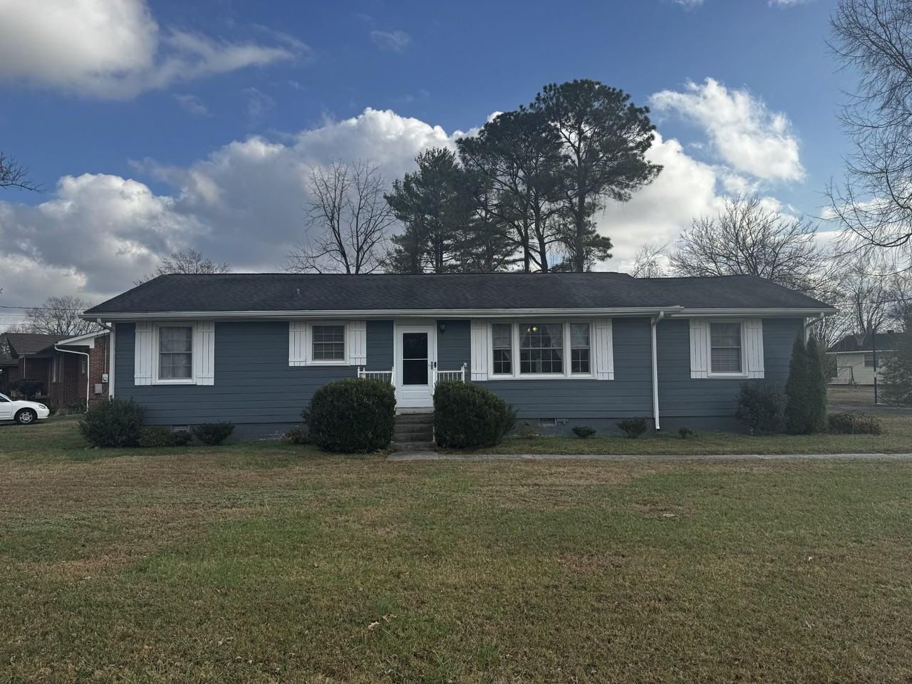 1015 Glenwood Drive - Photo 2 of 19