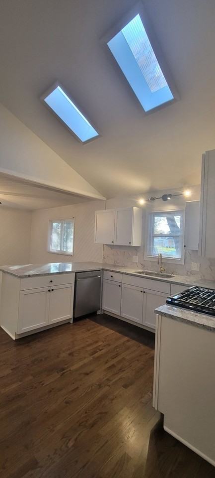 6921 Clarendon Hills Road - Photo 5 of 44