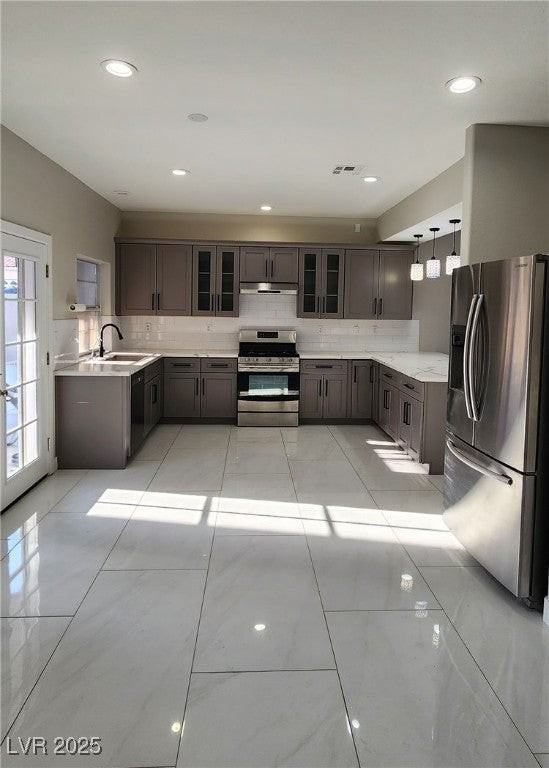 3335 Commendation Dr - Photo 7 of 36