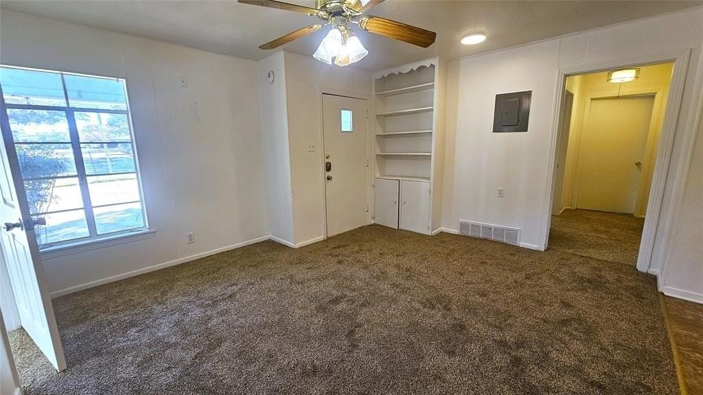 2621 N Locust St - Photo 7 of 26