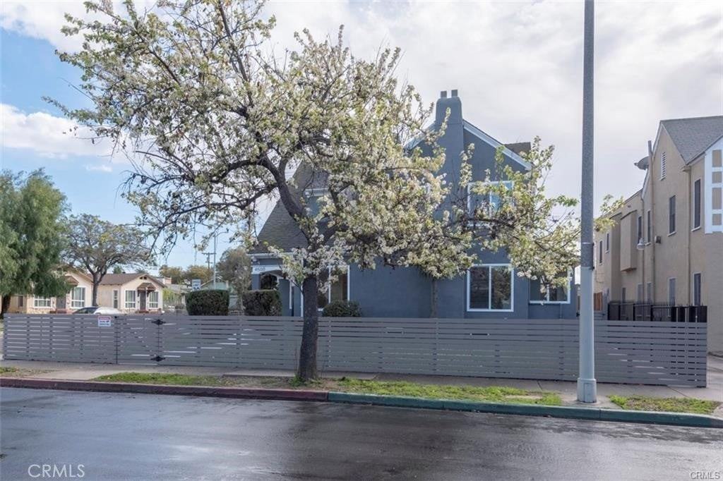 1613 West Boulevard - Photo 2 of 35