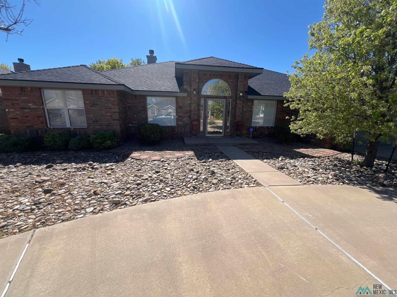 721 Jeanie Drive - Photo 4 of 38