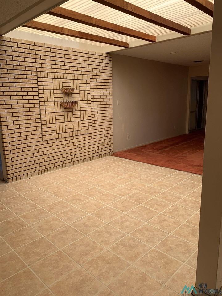 1640 Courtland Circle - Photo 2 of 28