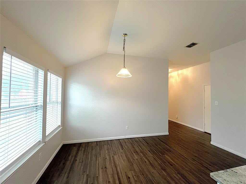 1923 Pin Oak Ln - Photo 7 of 28