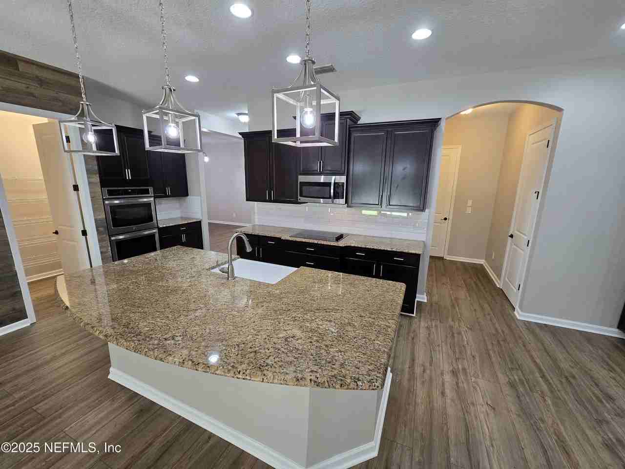 204 Balvenie Drive - Photo 7 of 38