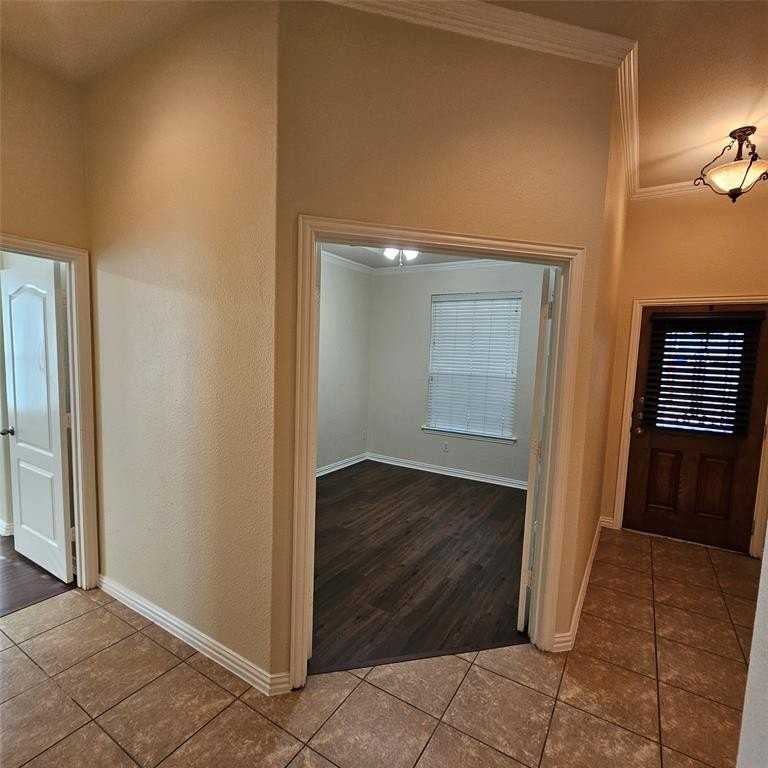 922 Meadow Flower Ln - Photo 4 of 26