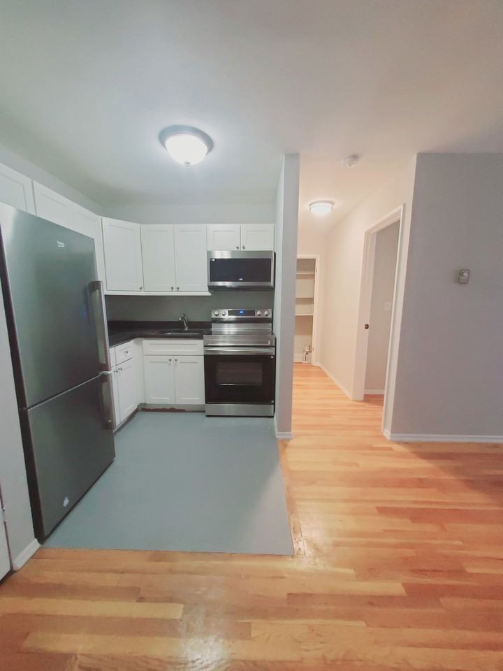 637 Cove Rd #C - Photo 2 of 8