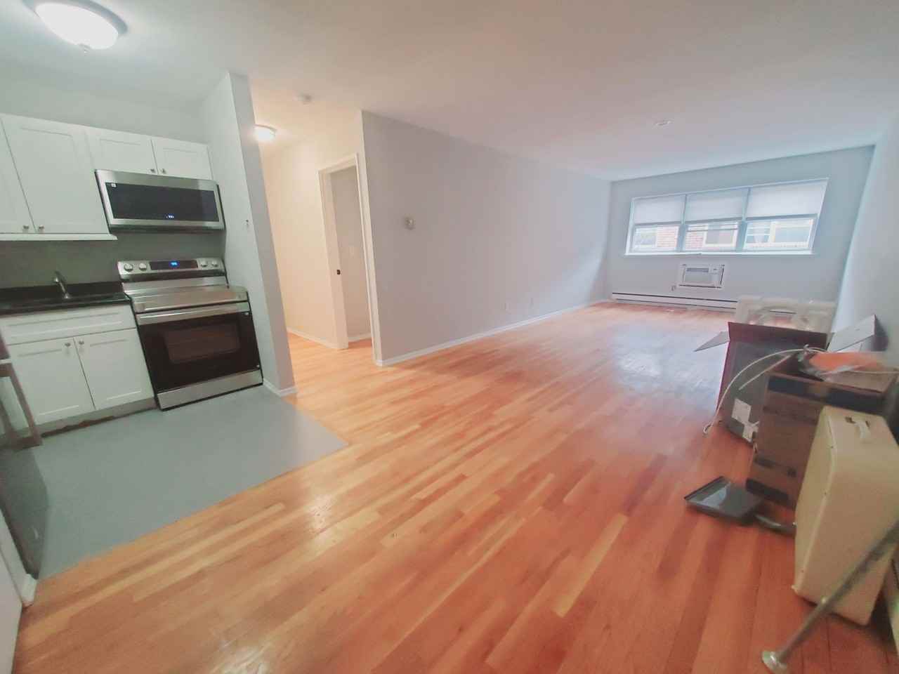 637 Cove Rd #C - Photo 3 of 8