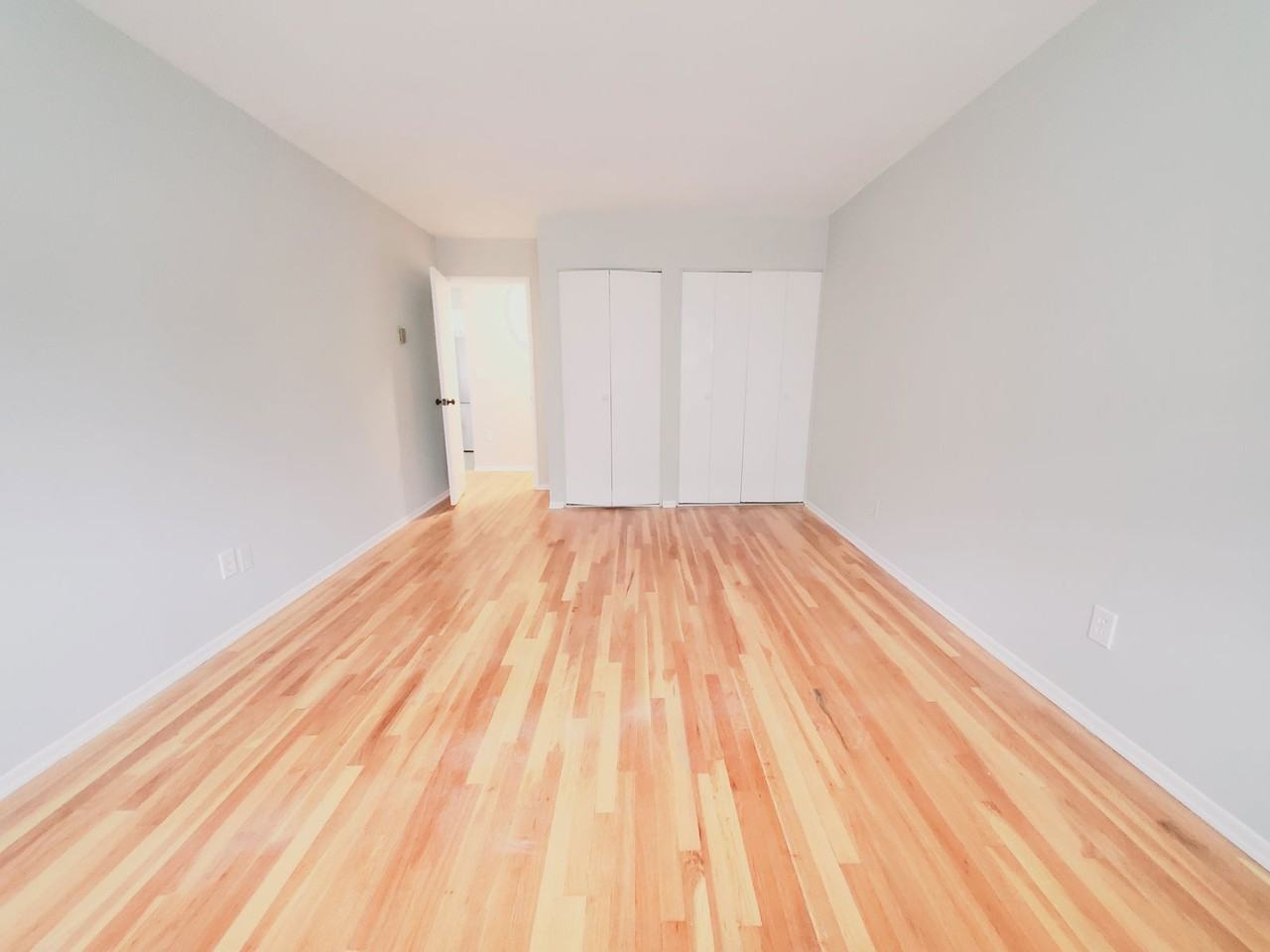 637 Cove Rd #C - Photo 6 of 8