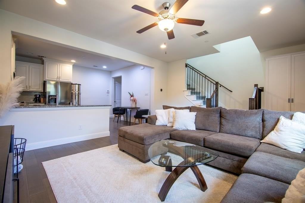 7308 Mitchell Dr - Photo 2 of 17