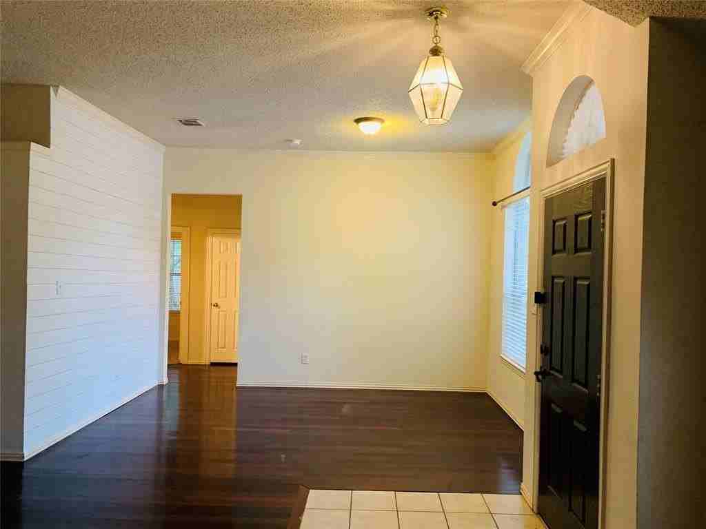 5901 Jewel Dr - Photo 3 of 23