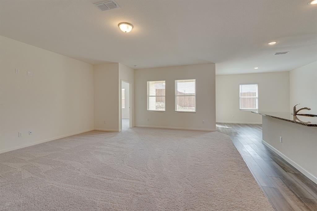 721 Bois D Arc Ln - Photo 4 of 35