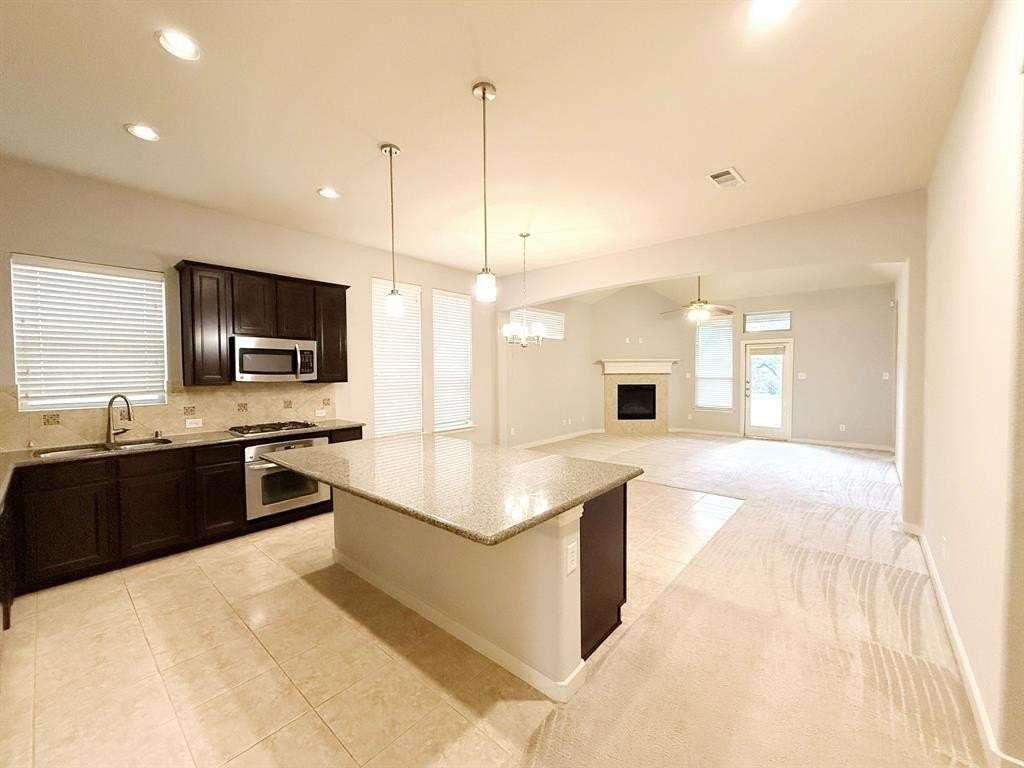 10801 Sexton Dr - Photo 7 of 40