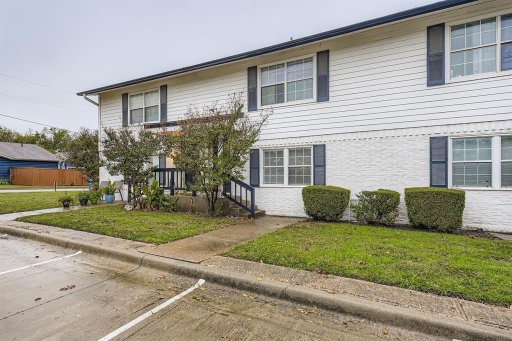 214 Austin St - Photo 2 of 28