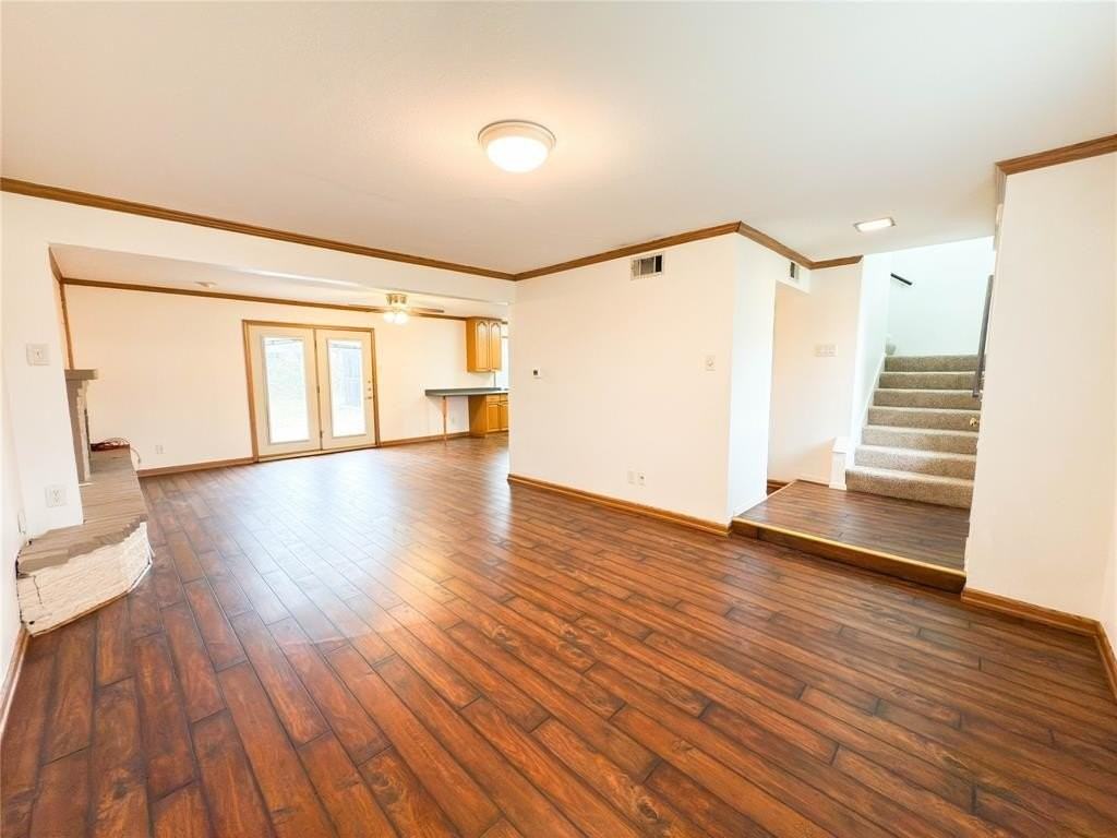 8636 Strathmore Dr - Photo 4 of 34