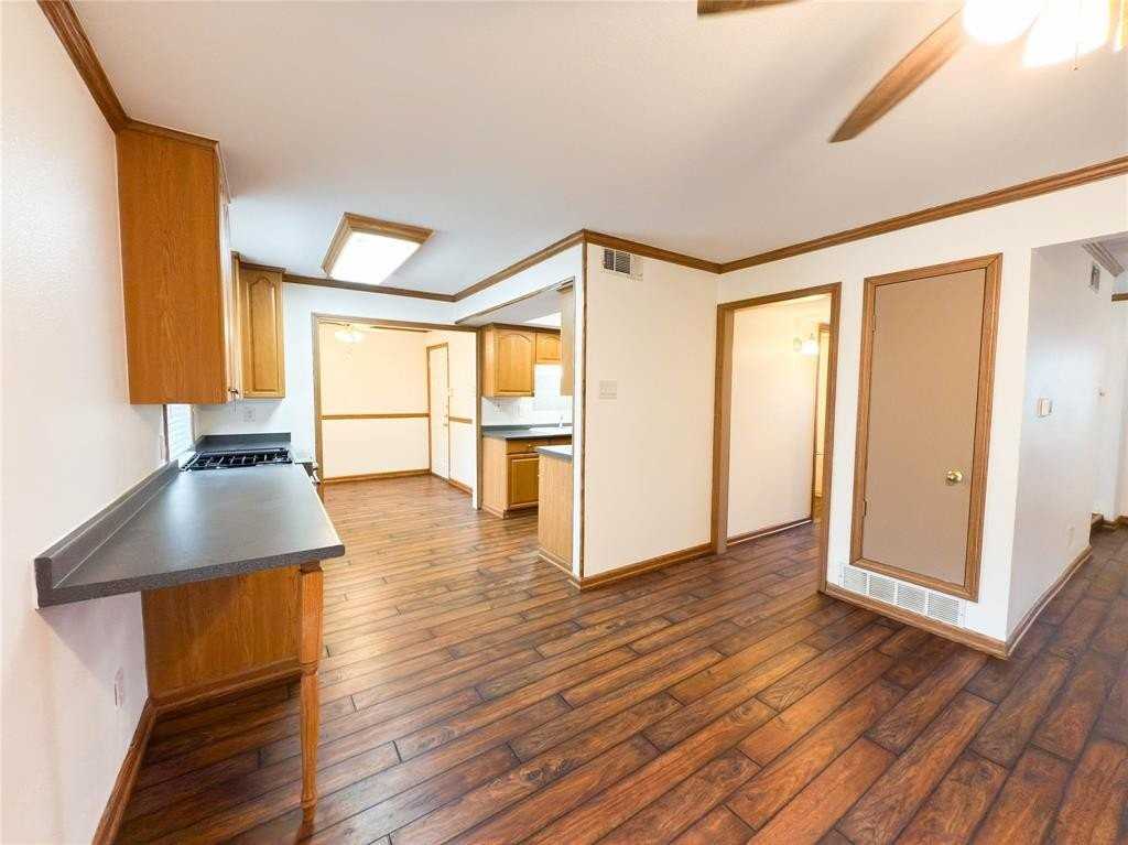 8636 Strathmore Dr - Photo 7 of 34