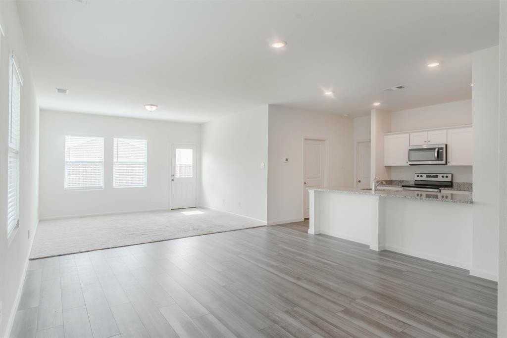 1737 Escondido Dr - Photo 4 of 24