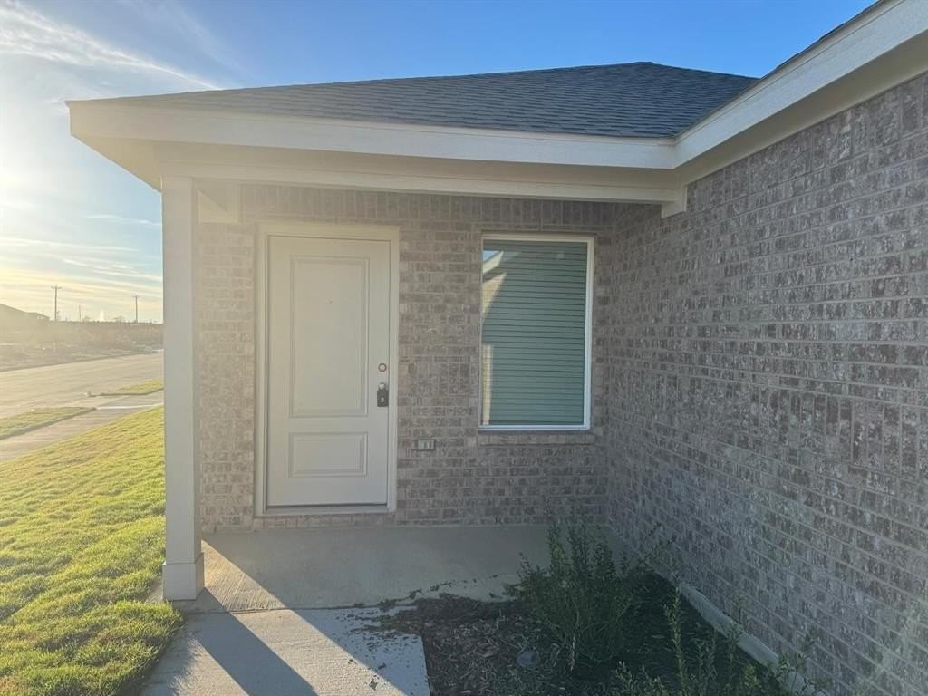 7505 Fenton Pkwy - Photo 2 of 30